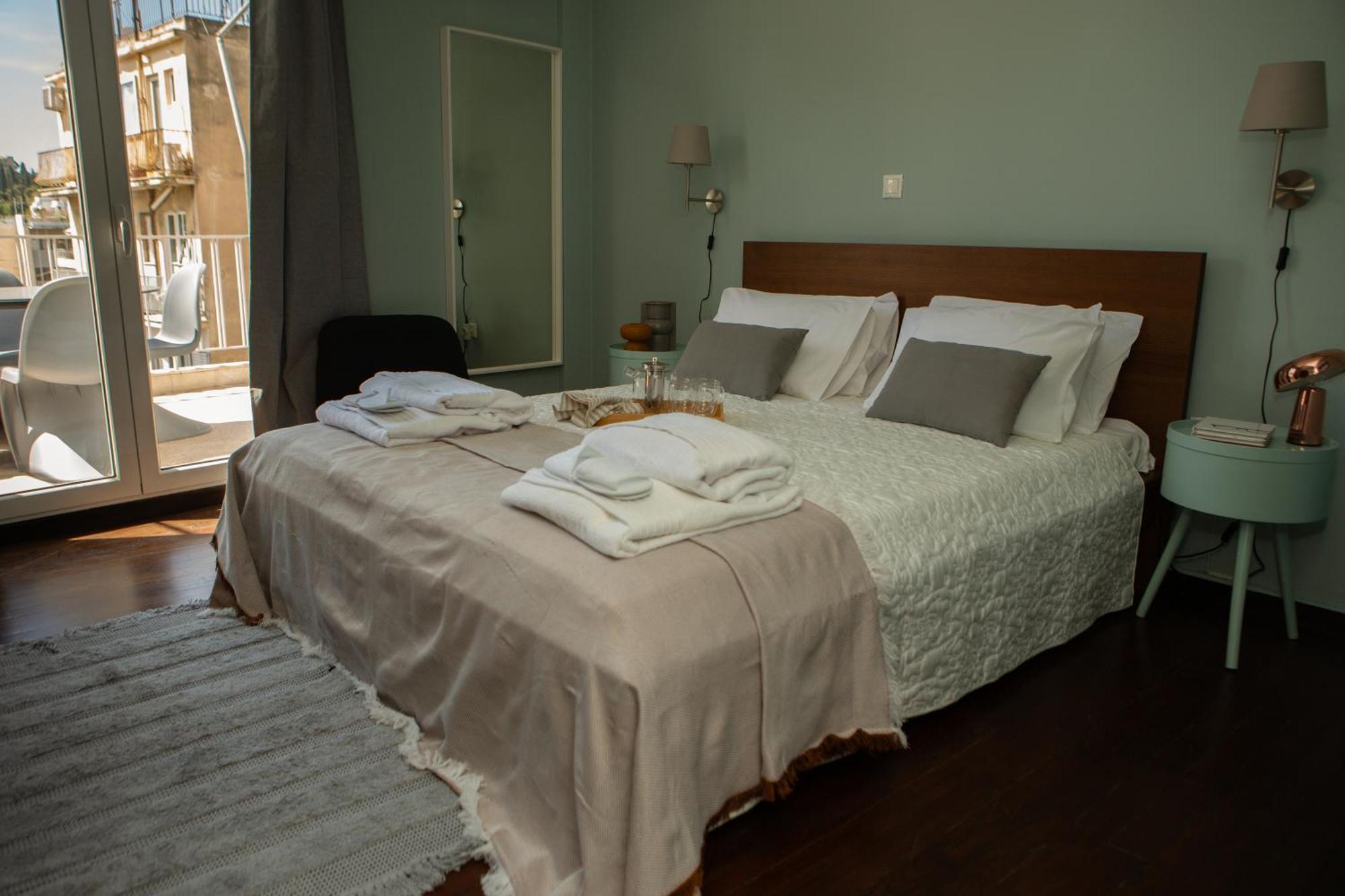 Apartment Parthenon View